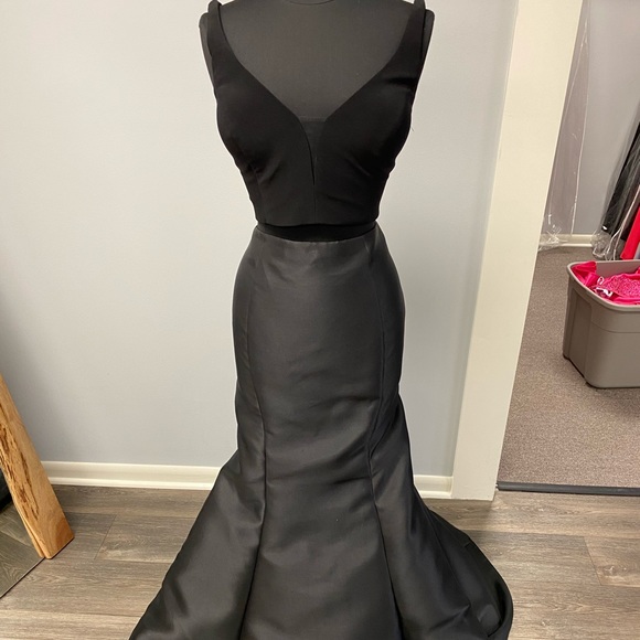 Prom Dress - Picture 1 of 3